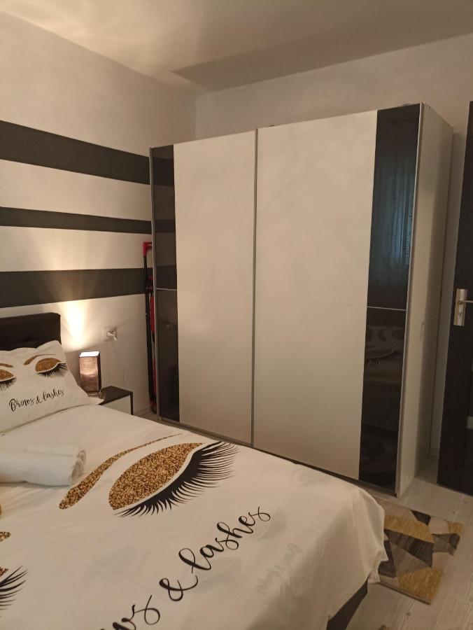 Apartament Sofy2 Băile Herculane Esterno foto